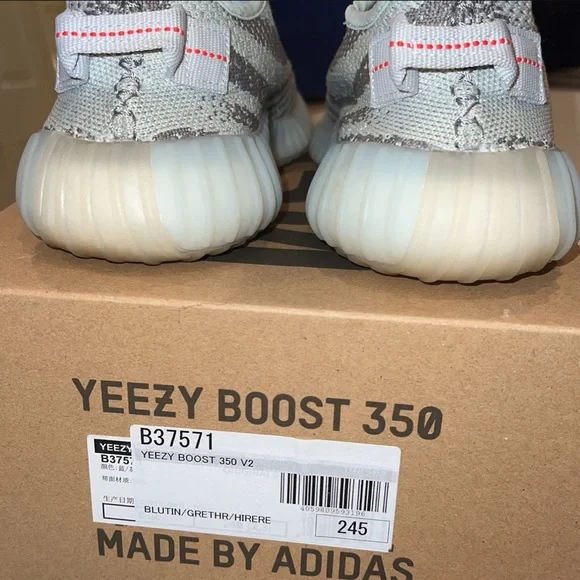 YEEZY BOOST 350 MADE BY ADIDAS